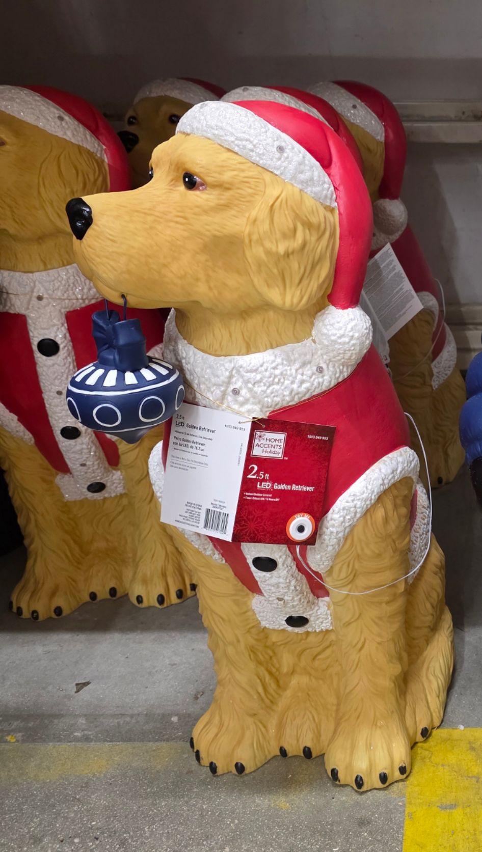 2.5 ft LED Golden Retriever